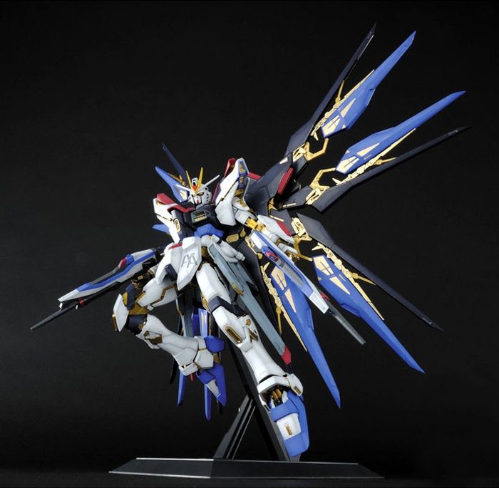 Gundam 1/60 PG Seed Destiny ZGMF-X20A Strike Freedom Model Kit