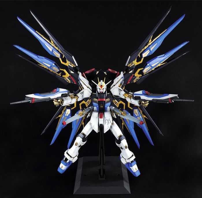 Gundam 1/60 PG Seed Destiny ZGMF-X20A Strike Freedom Model Kit