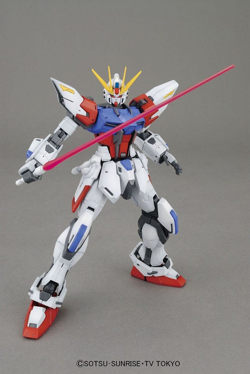 Gundam 1/100 MG Build Fighters GAT-X105B/FP Build Strike Gundam Full Package Model Kit