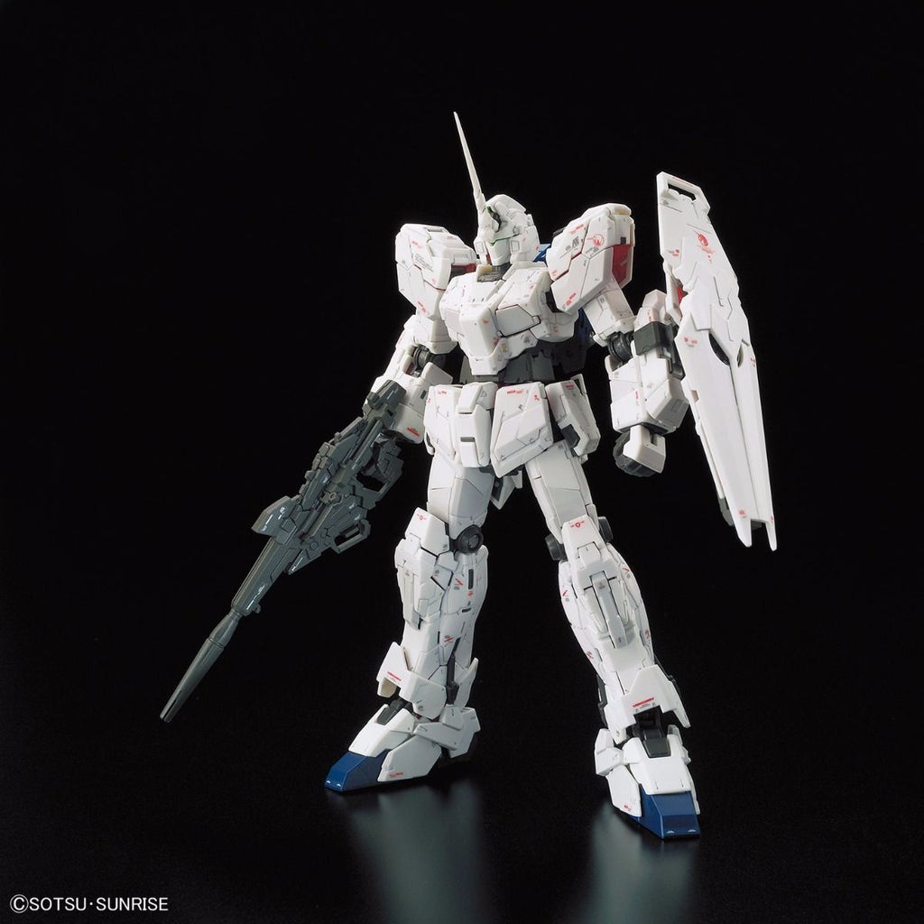 Gundam 1/144 RG #25 RX-0 Unicorn Gundam (Full Psycho Frame) Model Kit