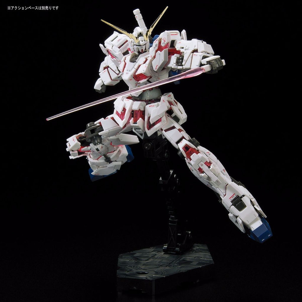 Gundam 1/144 RG #25 RX-0 Unicorn Gundam (Full Psycho Frame) Model Kit