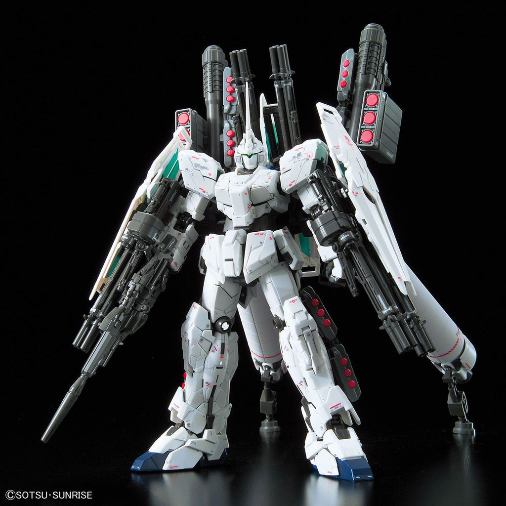 Gundam 1/144 RG #30 Unicorn RX-0 Full Armor Unicorn Gundam Model Kit