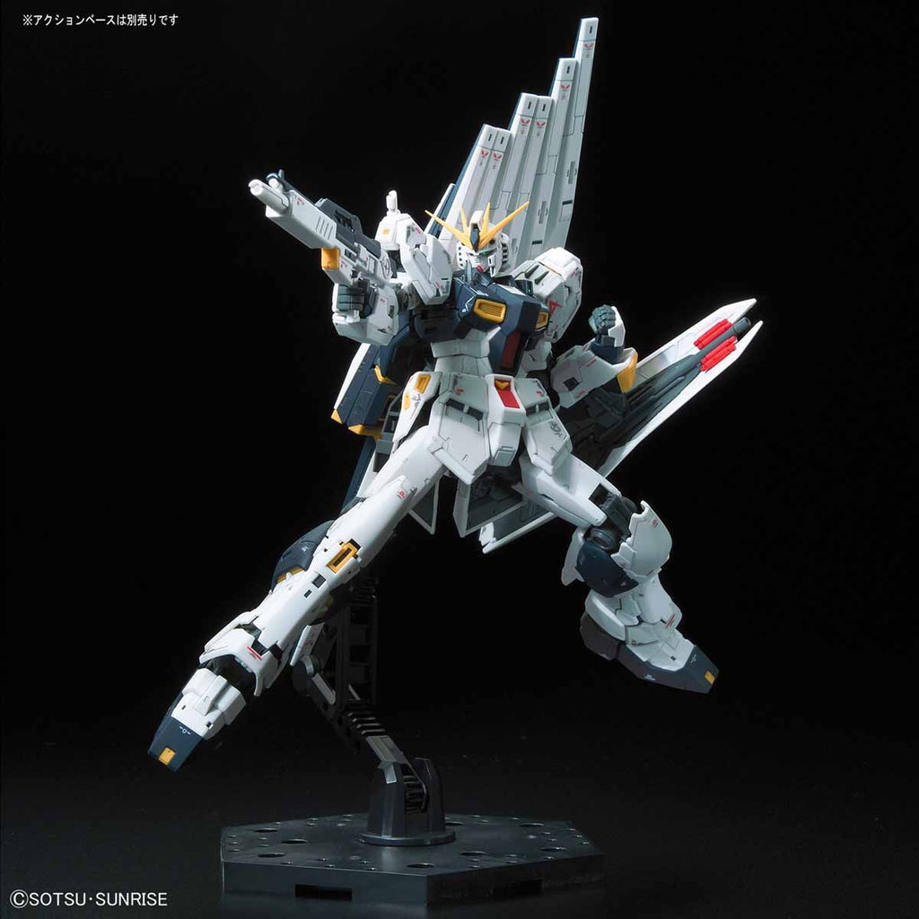 Gundam 1/144 RG #32 Char's Counterattack RX-93 v Nu Gundam Model Kit